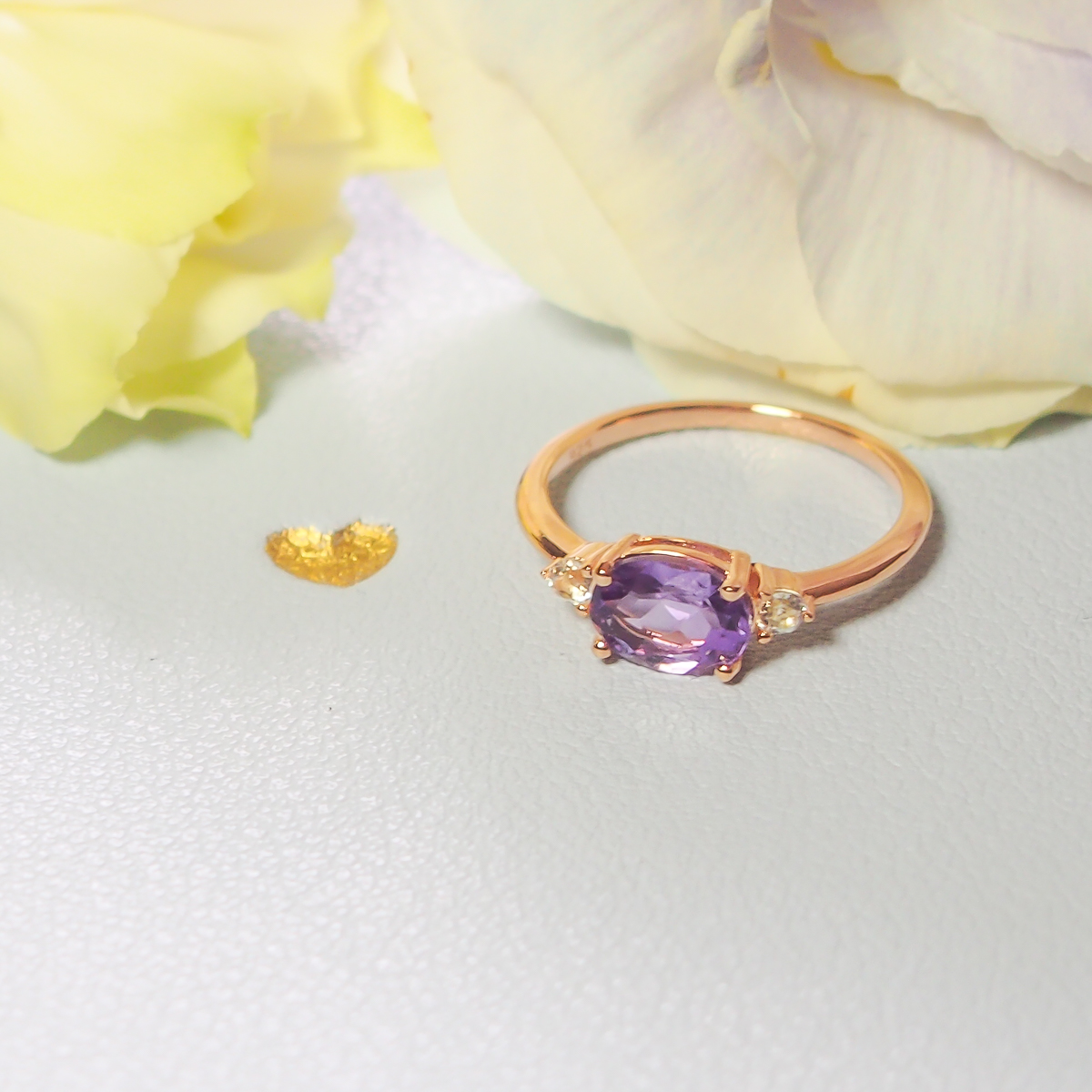 Bague Délicieuse argent doré or rose, améthyste lavande et topaze incolore