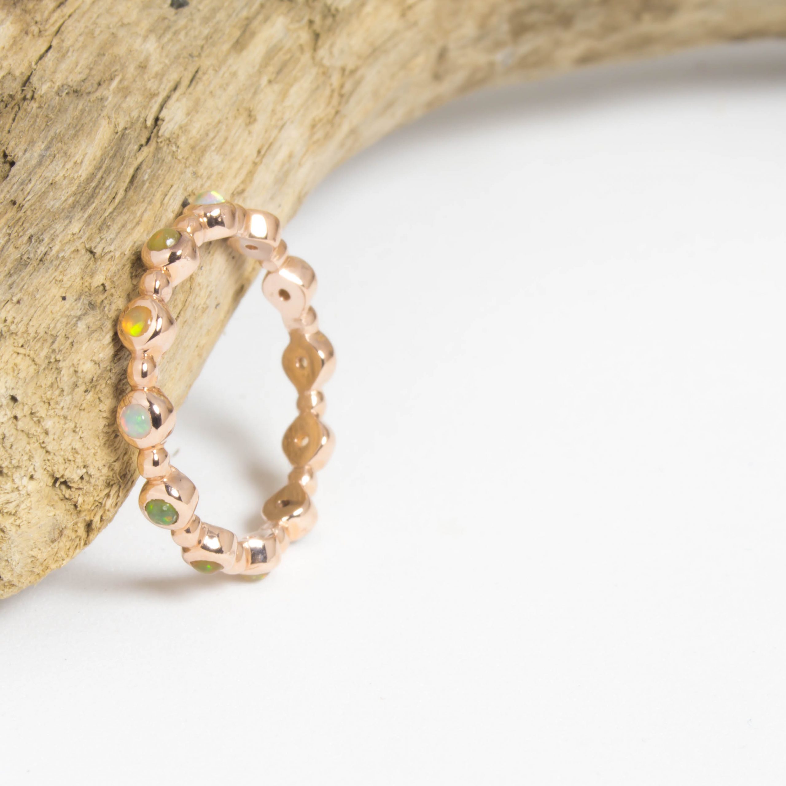 Bague Couronne opale précieuse