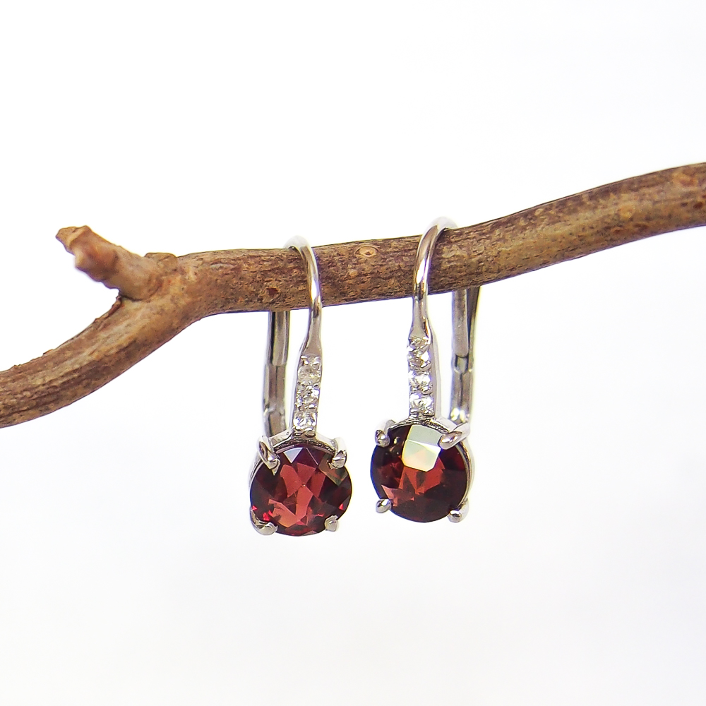 Boucles d’oreilles Pompon pavage grenat rouge