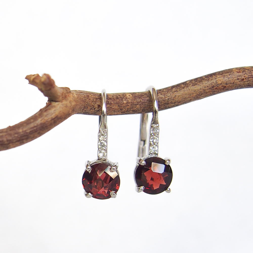 Boucles d’oreilles Pompon pavage grenat rouge