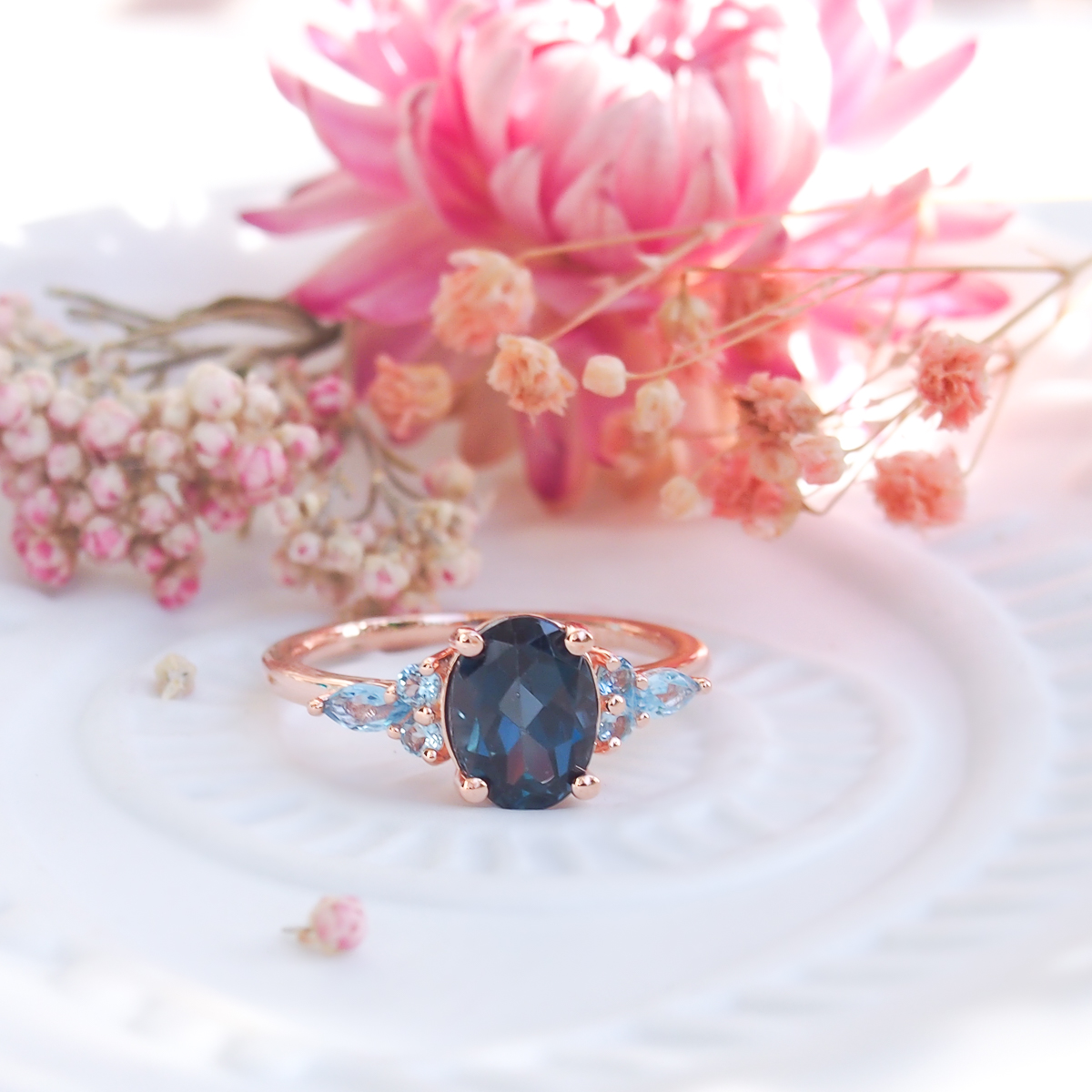 Bague Divine argent doré or rose topaze blue london et topaze swiss blue Bague Divine argent doré or rose topaze blue london et topaze swiss blue