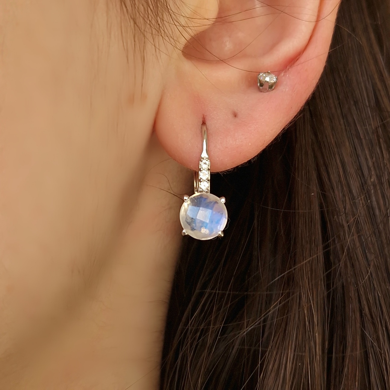 Boucles d’oreilles Pompon pavage pierre de lune