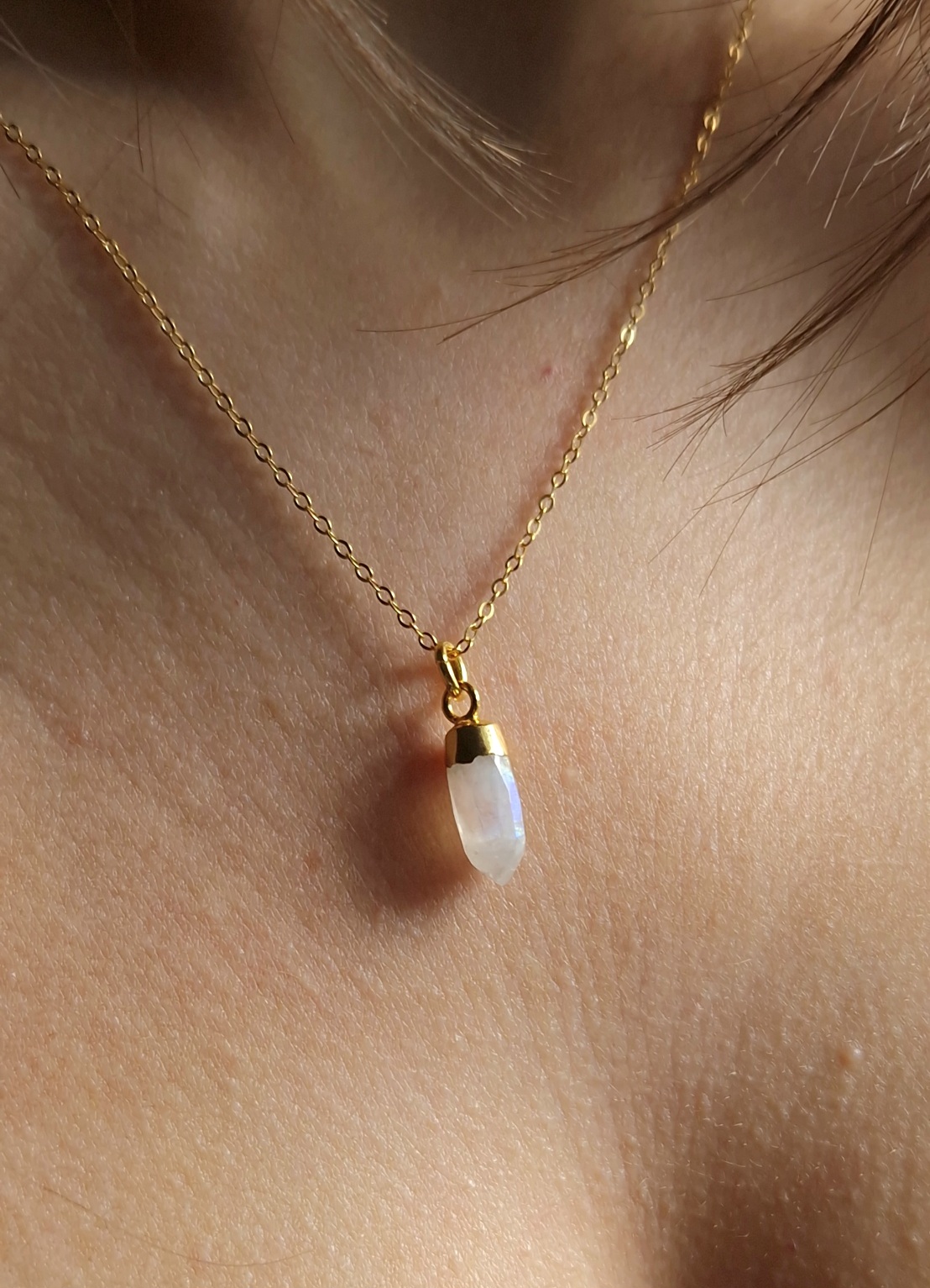Collier Tiny pendant cristal pierre de lune