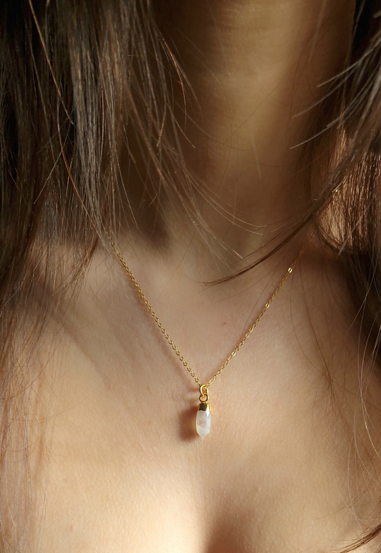 Collier Tiny pendant cristal pierre de lune