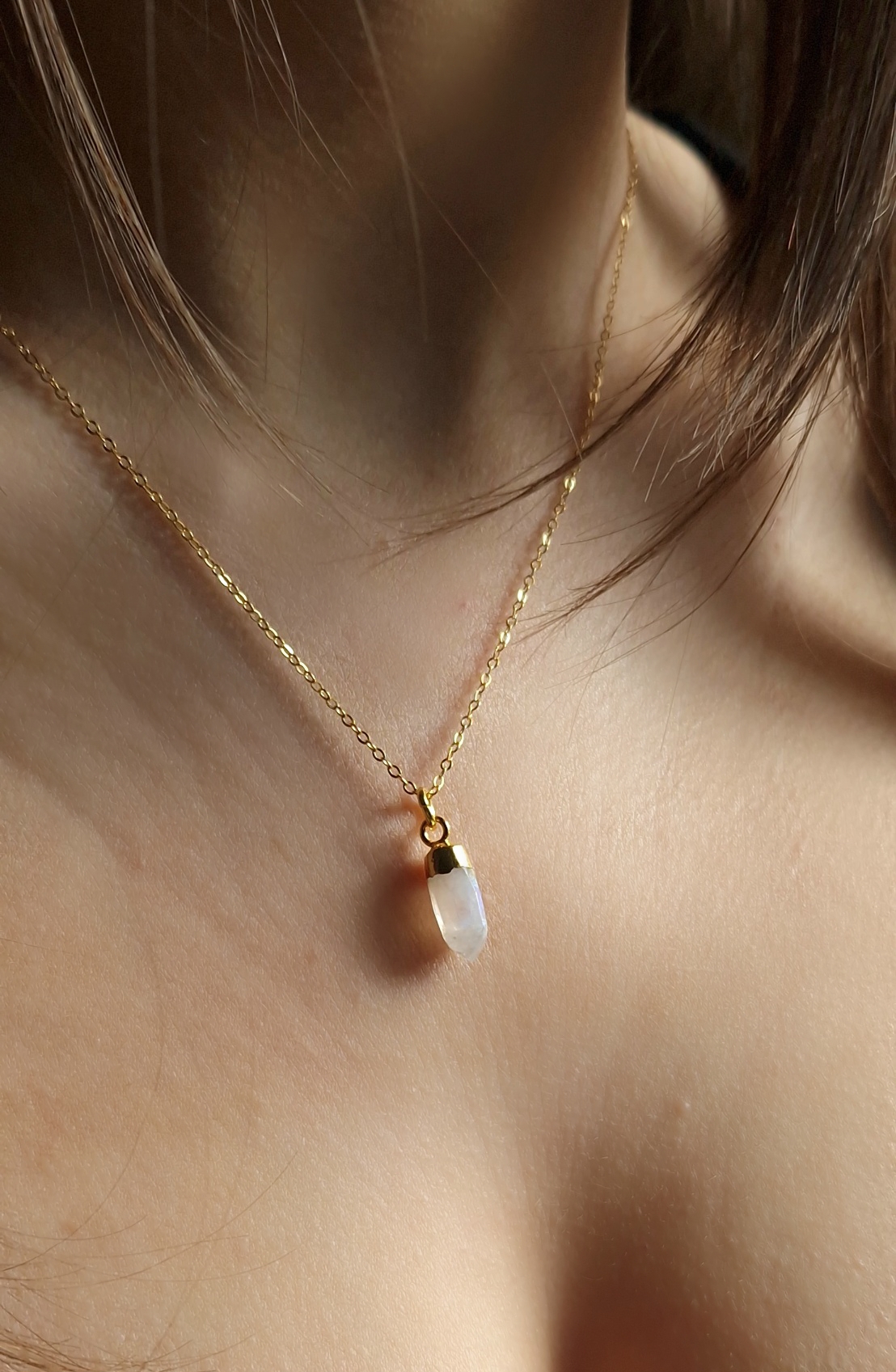 Collier Tiny pendant cristal pierre de lune