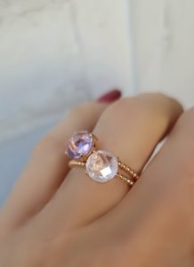 Bagues Pompon améthyste lavande et quartz rose