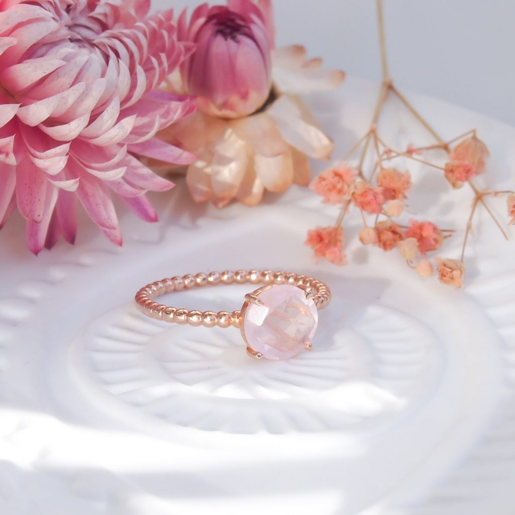 Bague Pompon argent doré or rose quartz rose par AlexBok bijoux
