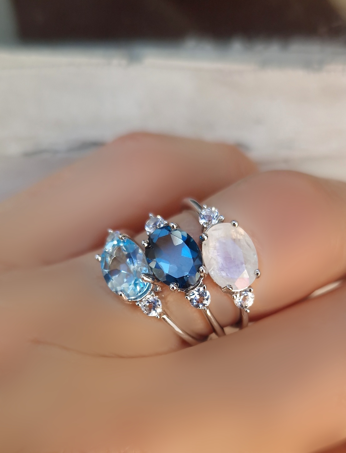 Bagues Délicieuse argent rhodié, topaze blue london, topaze bleue  et pierre de lune