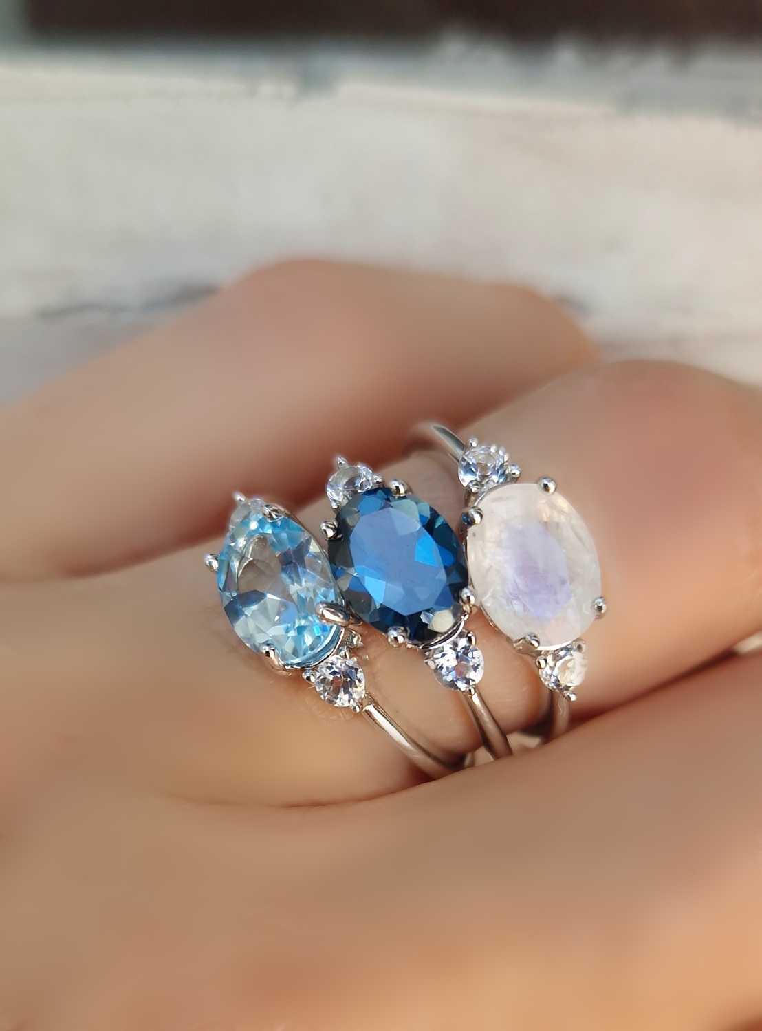 Bagues Délicieuse argent rhodié, topaze blue london, topaze bleue  et pierre de lune