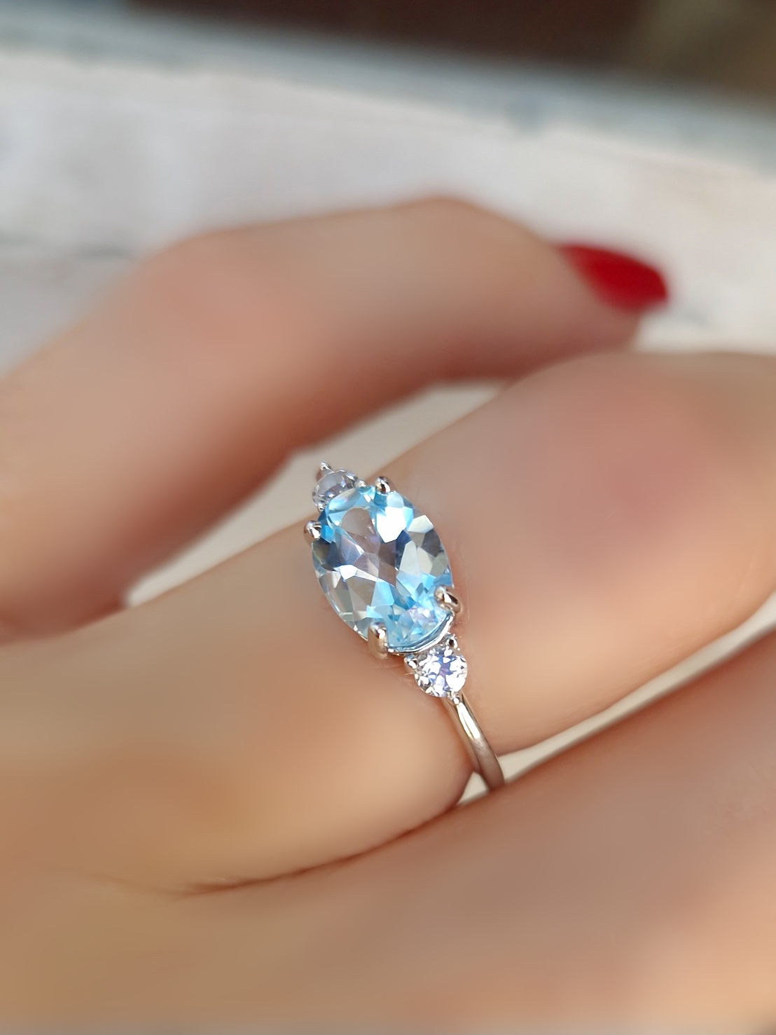 Bague Délicieuse argent rhodié et topaze bleue Bague Délicieuse argent rhodié et topaze bleue