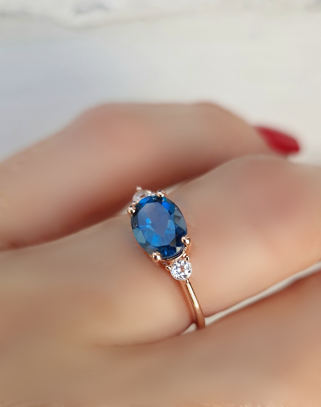 Bague Délicieuse argent 925 doré or rose et topaze blue london Bague Délicieuse argent 925 doré or rose et topaze blue london