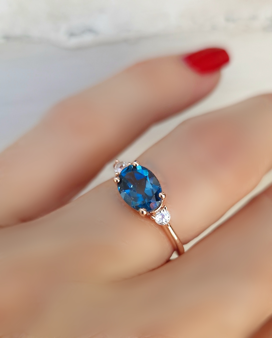 Bague Délicieuse argent 925 doré or rose et topaze blue london Bague Délicieuse argent 925 doré or rose et topaze blue london