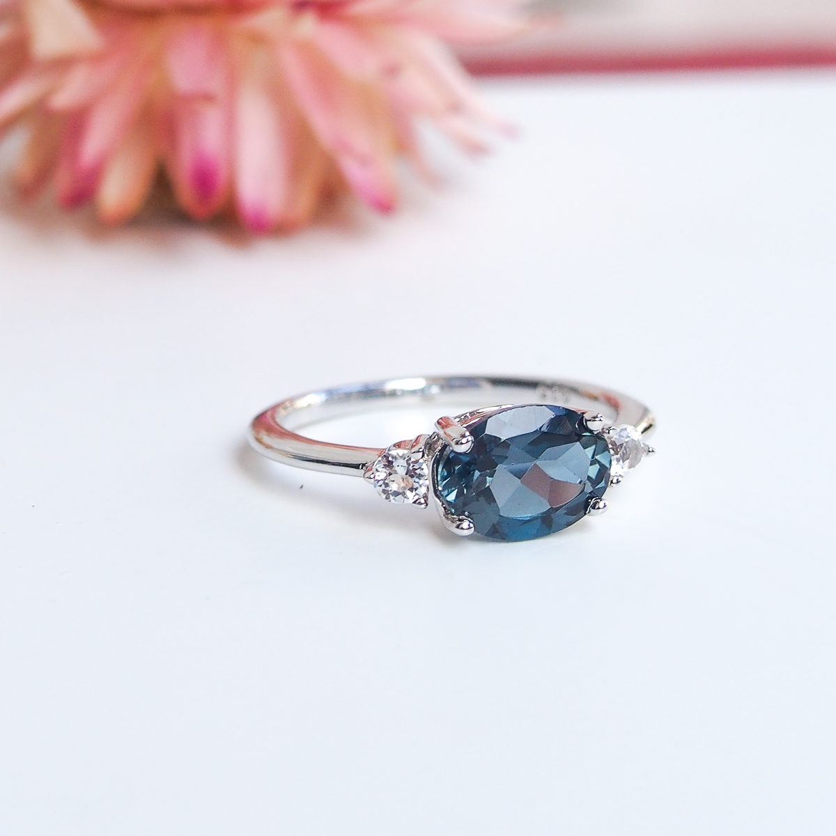 Bague Délicieuse argent 925 rhodié et topaze blue london Bague Délicieuse argent 925 rhodié et topaze blue london