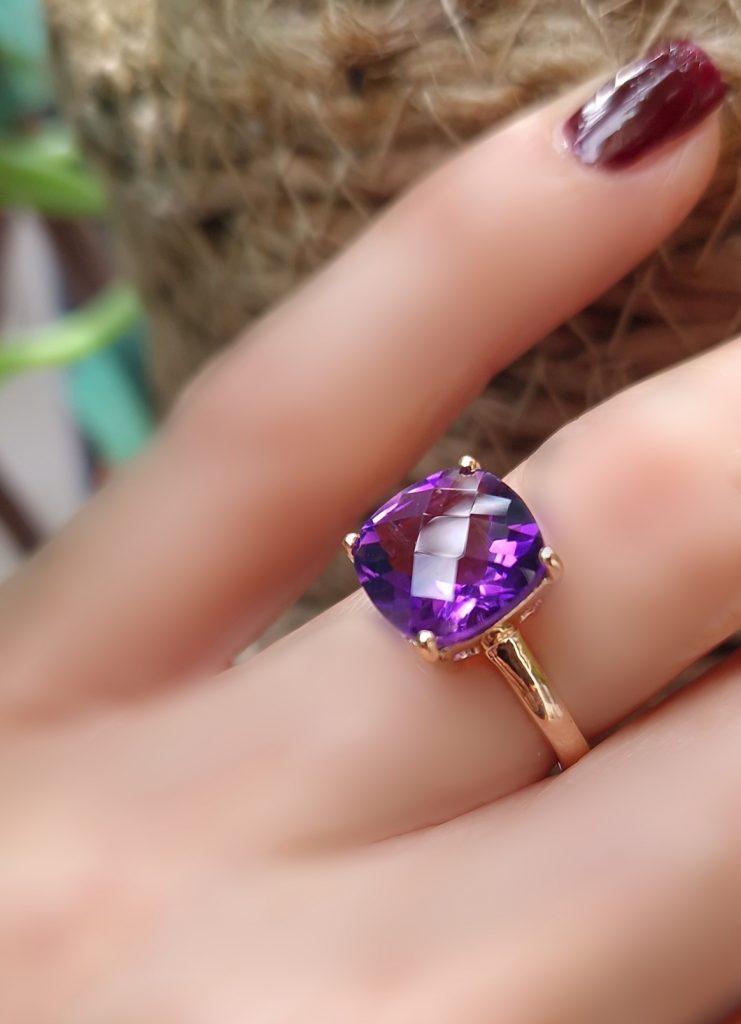 Bague élégante pour femme en argent 925 doré or rose sertie d'une améthyste coussin-AlexBok création de bijoux pour femme en pierres naturelles