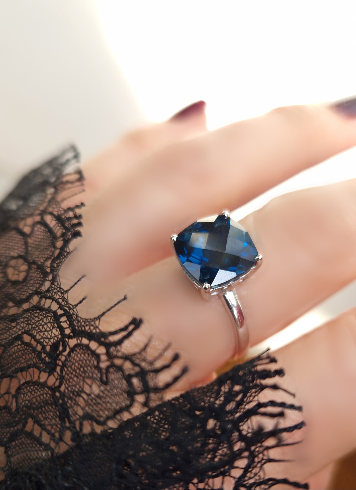 Bague Solitaire argent 925 rhodié et topaze blue london coussin Bague Solitaire argent 925 rhodié et topaze blue london coussin