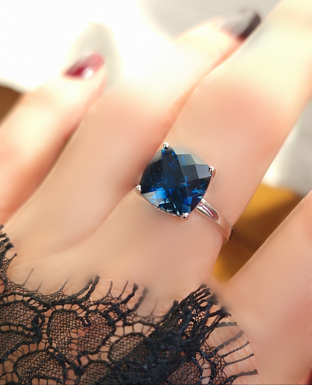 Bague Solitaire argent 925 rhodié et topaze blue london coussin Bague Solitaire argent 925 rhodié et topaze blue london coussin