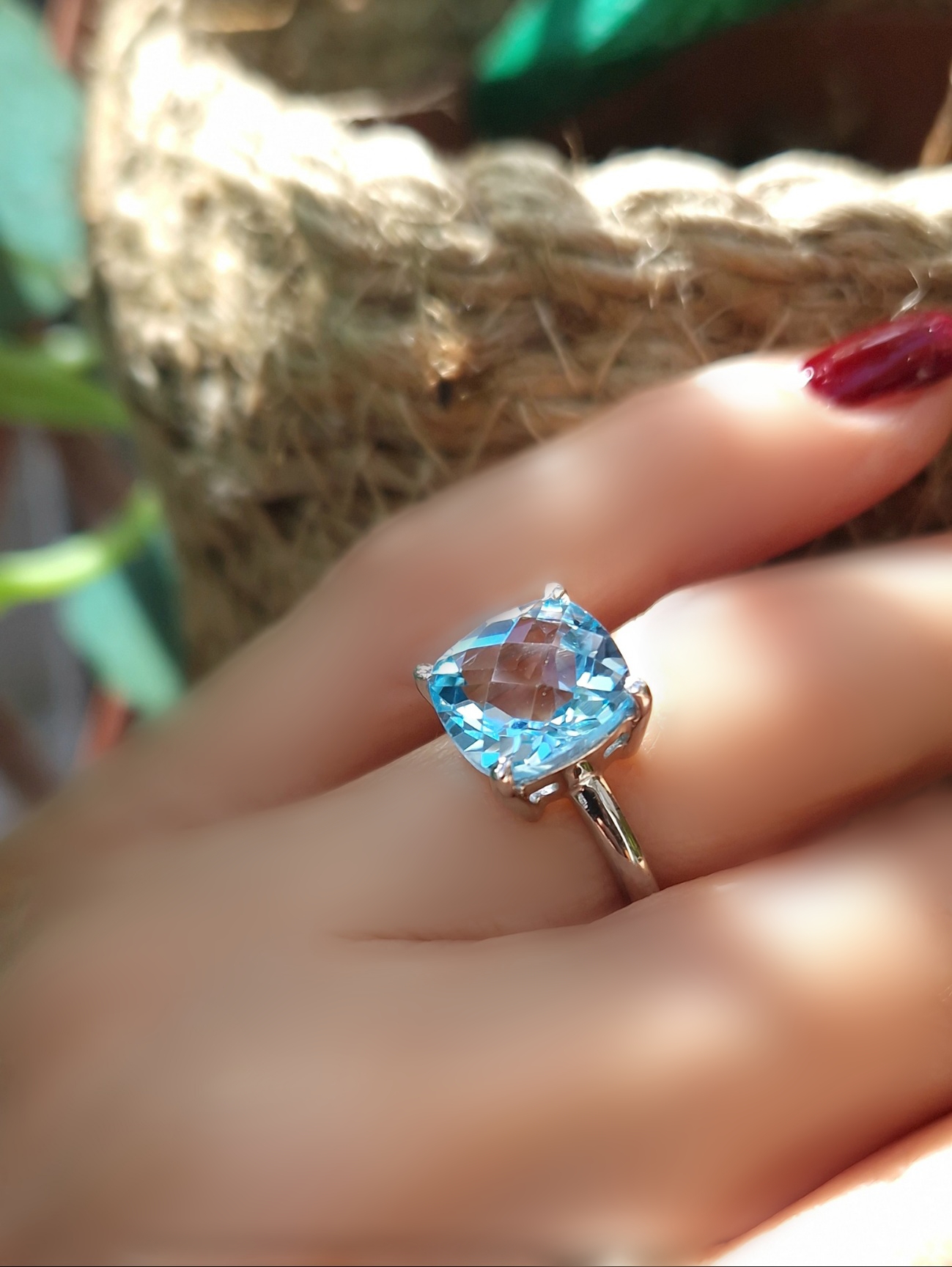 Bague Solitaire argent 925 rhodié et topaze bleue coussin Bague Solitaire argent 925 rhodié et topaze bleue coussin