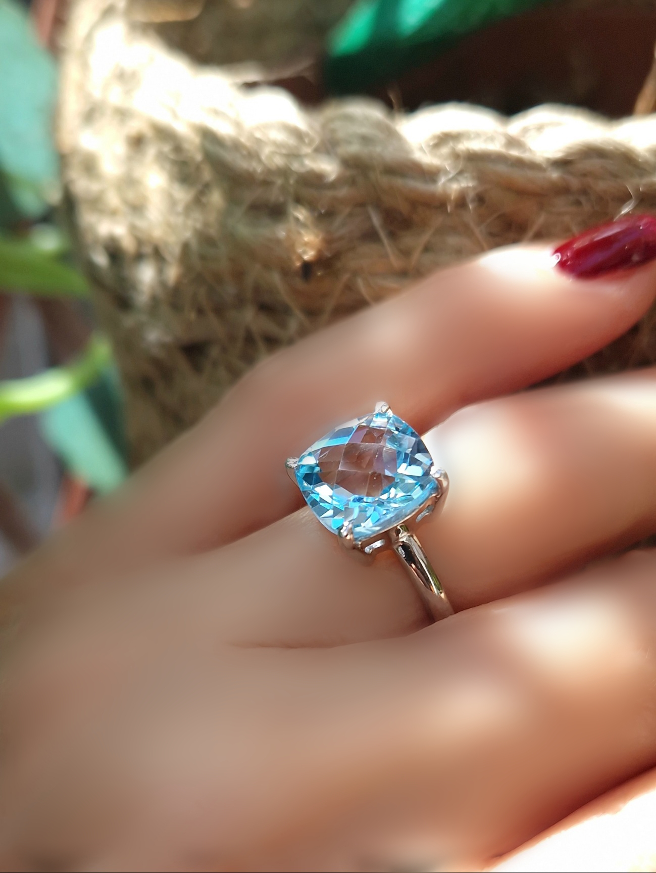 Bague Solitaire argent 925 rhodié et topaze bleue coussin Bague Solitaire argent 925 rhodié et topaze bleue coussin