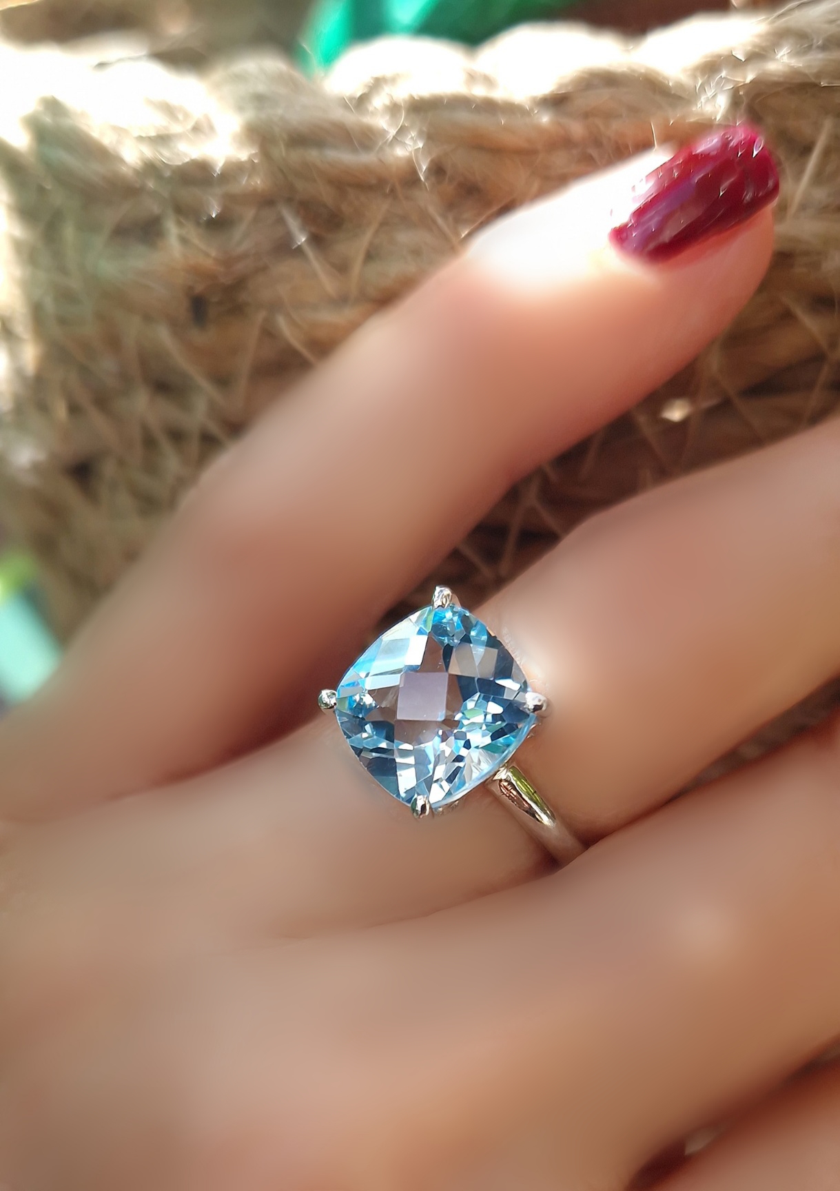Bague Solitaire argent 925 rhodié et topaze bleue coussin Bague Solitaire argent 925 rhodié et topaze bleue coussin