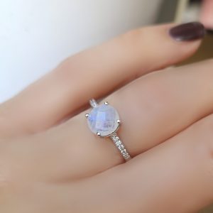 Bague Pompon pavage diamant argent 925 rhodié et pierre de lune