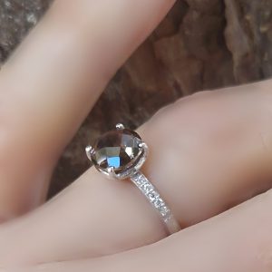 Bague Pompon pavage diamant argent 925 rhodié et quartz fumé