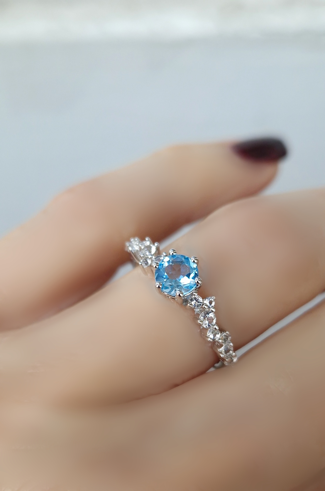 Bague Aurore argent 925 rhodié et topaze swiss blue Bague Aurore argent 925 rhodié et topaze swiss blue