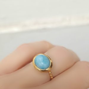 Bague galet argent doré or jaune et larimar AlexBok création bijoux pour femme pierre naturelle