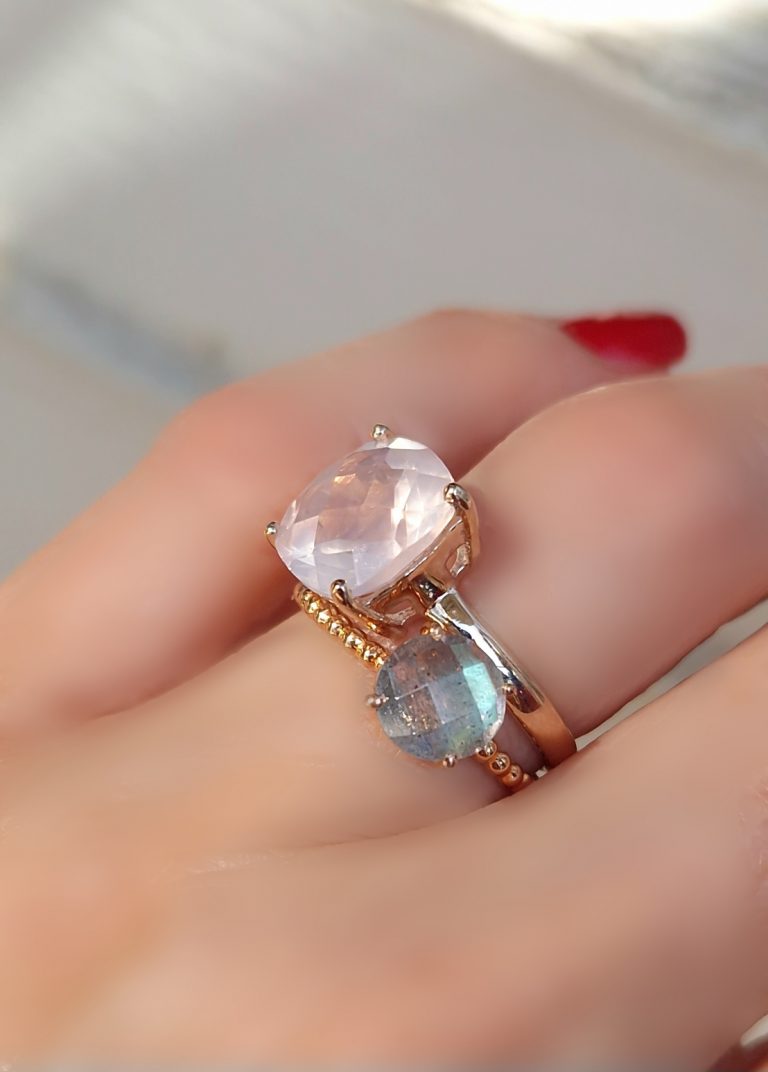 Bagues Solitaire quartz rose et Pompon labradorite AlexBok création bijoux pierre naturelle