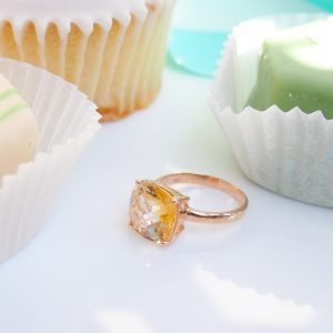 Bague Solitaire pour femme en argent doré or rose sertie d'une pierre fine citrine forme coussin