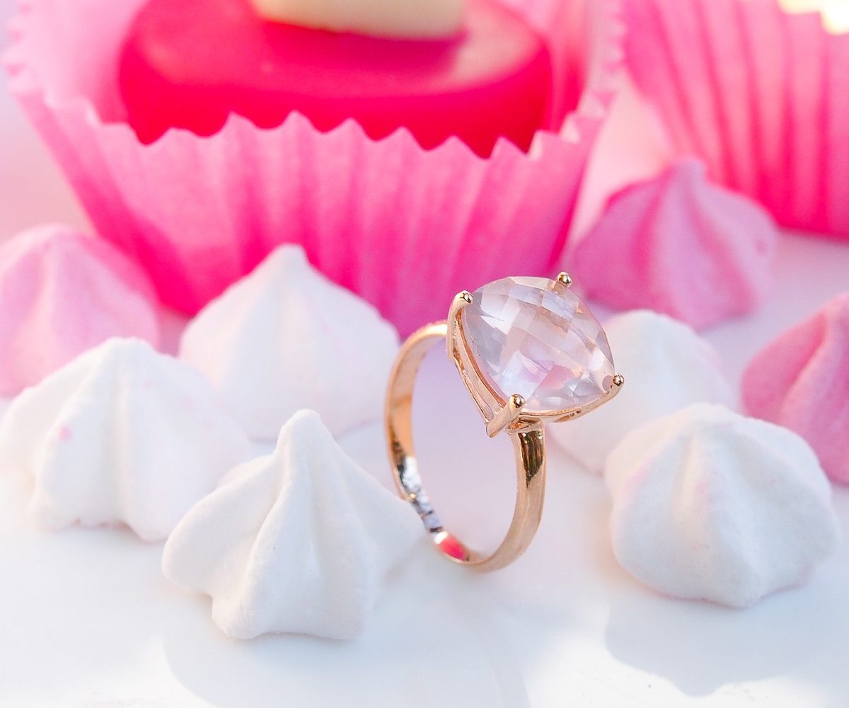 Bague Solitaire quartz rose AlexBok création bijoux pierre naturelle