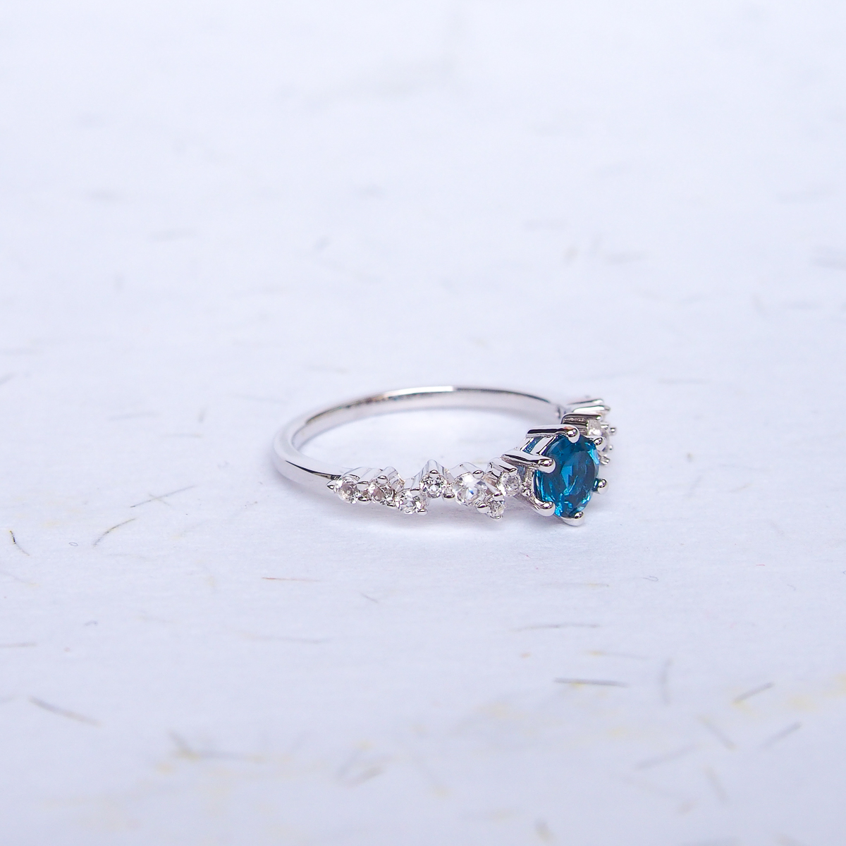 Bague Aurore argent 925 rhodié et topaze blue london Bague Aurore argent 925 rhodié et topaze blue london