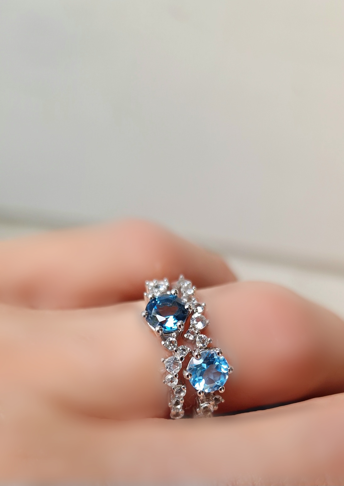 Bagues Aurore argent 925 rhodié, topaze blue london et topaze swiss blue Bagues Aurore argent 925 rhodié, topaze blue london et topaze swiss blue