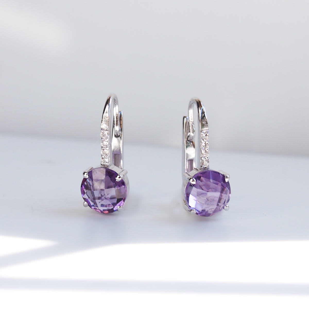 Boucles d’oreilles Pompon pavage argent 925 rhodié et améthyste