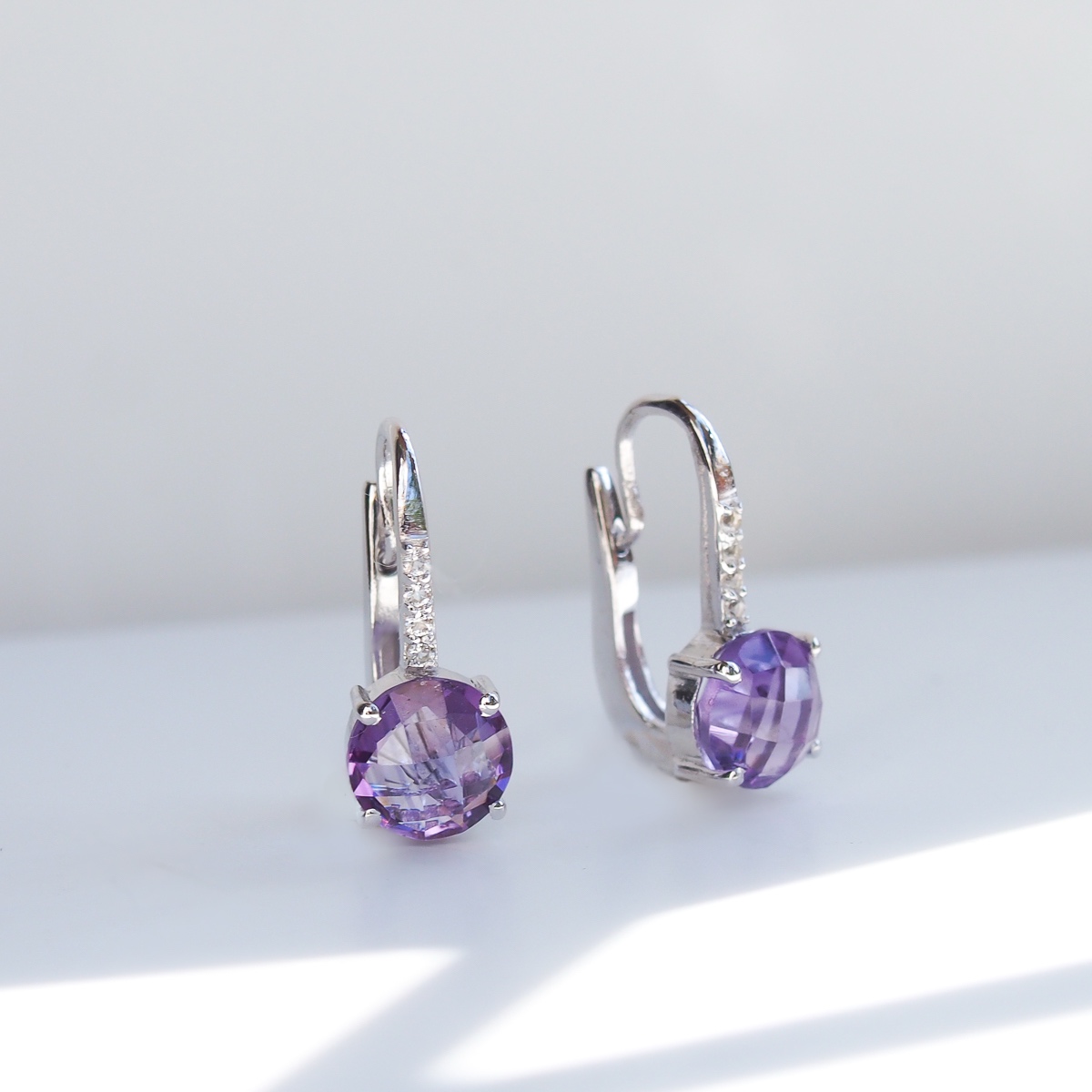 Boucles d’oreilles Pompon pavage argent 925 rhodié et améthyste