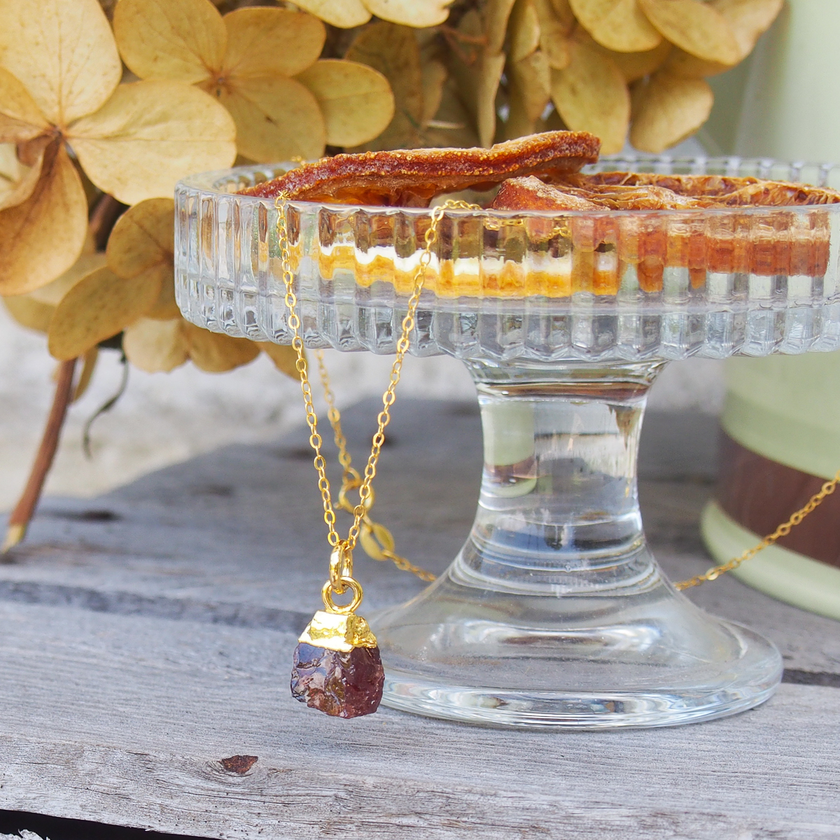 Collier Esprit libre chaîne grenat rouge brut