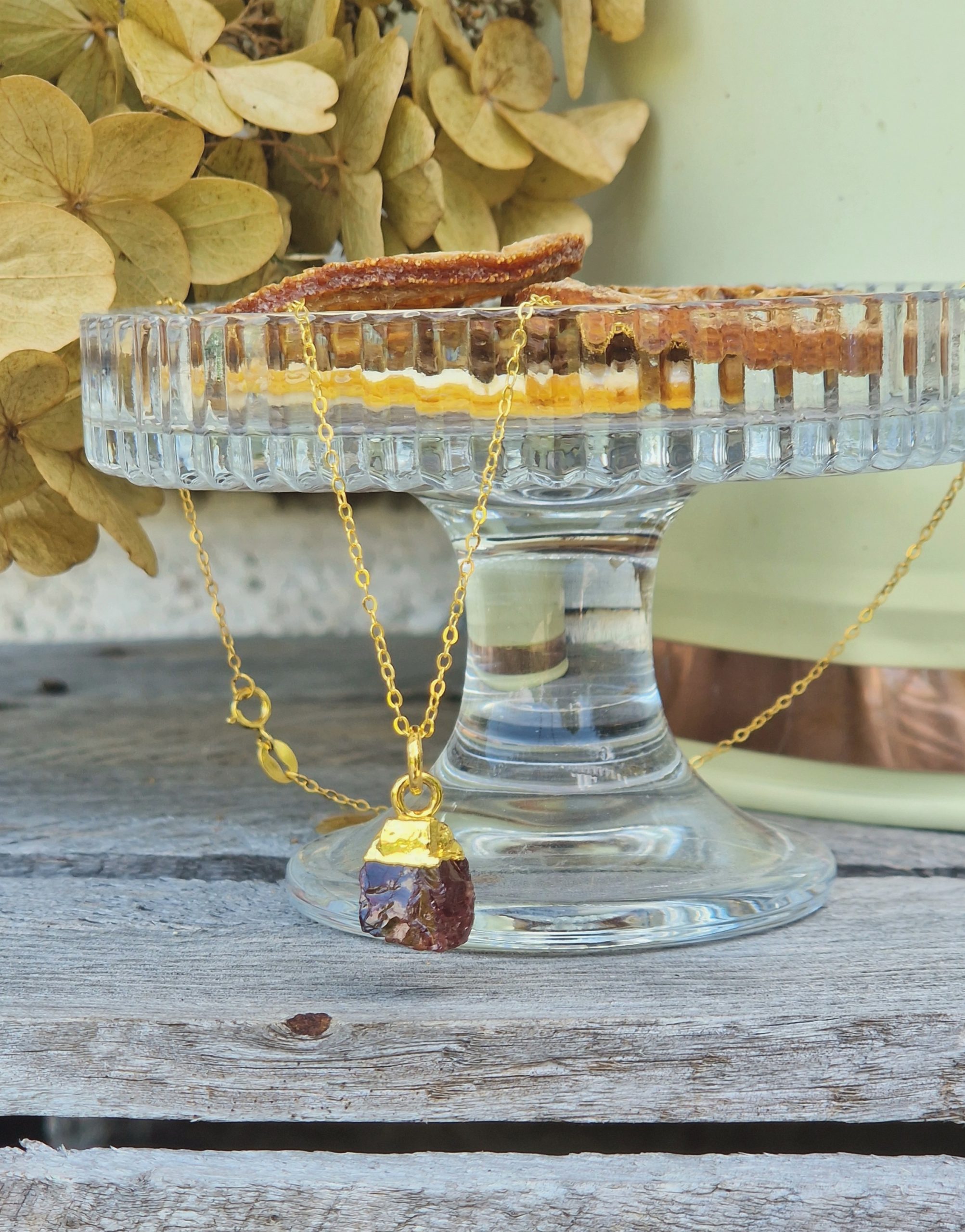 Collier Esprit libre chaîne grenat rouge brut