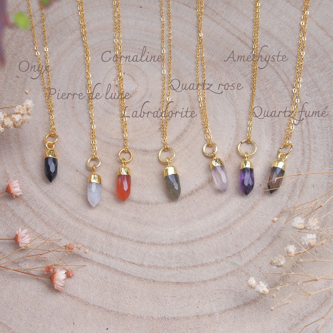 Pendentifs pour femme de petites pointes de cristal monté sur cuivre doré avec onyx, pierre de lune, cornaline, labradorite, quartz rose, améthyste sur chaîne argent doré-AlexBok gemmologue et créatrice de bijoux pour femme en pierres naturelles