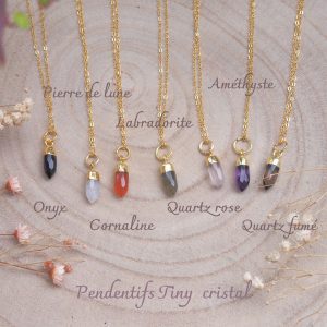 Pendentifs pour femme de petites pointes de cristal monté sur cuivre doré avec onyx, pierre de lune, cornaline, labradorite, quartz rose, améthyste sur chaîne argent doré-AlexBok gemmologue et créatrice de bijoux pour femme en pierres naturelles
