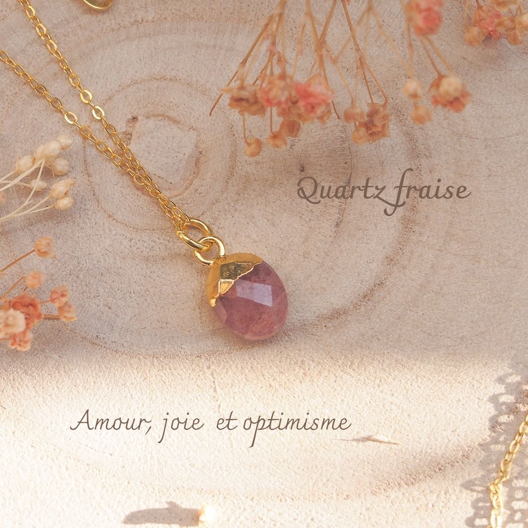 Pendentif kiss me en laiton doré et quartz fraise ovale monté sur chaîne argent doré-AlexBok gemmologue et créatrice de bijoux pour femme en pierres naturelles Petit pendentif doré avec quartz fraise ovale monté sur chaîne argent doré