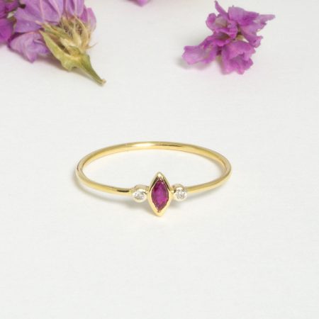 Bague tiny marquise rubis
